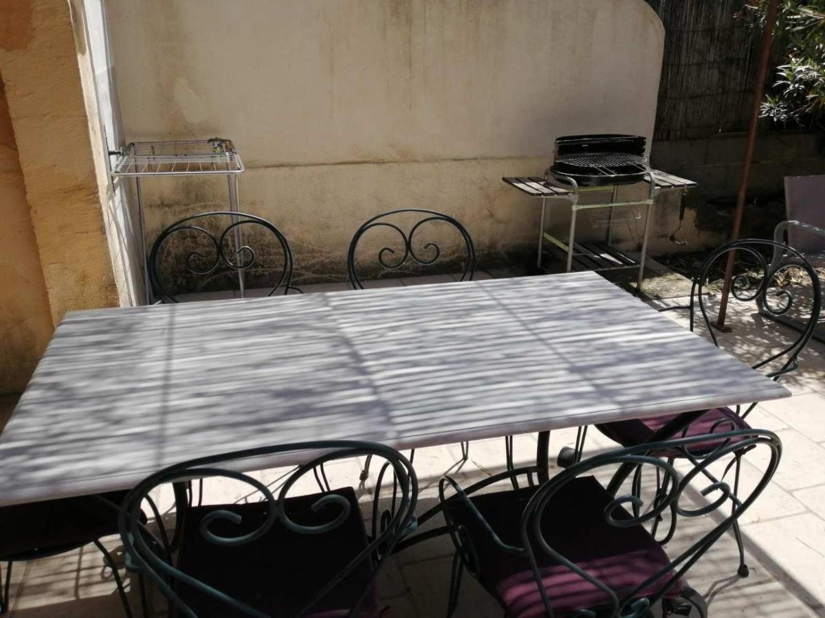 Mas Maurane - Le Romarin Apartment Tarascon Exterior foto